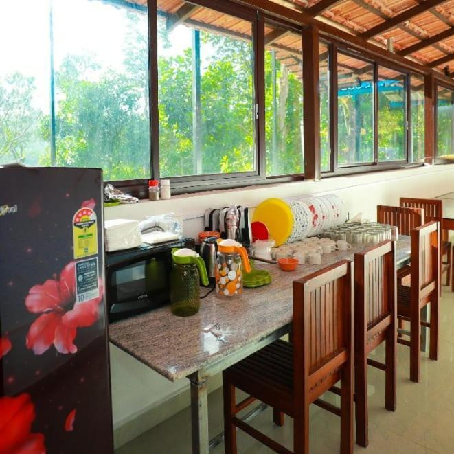 River View Guest House ماديكيري المظهر الخارجي الصورة
