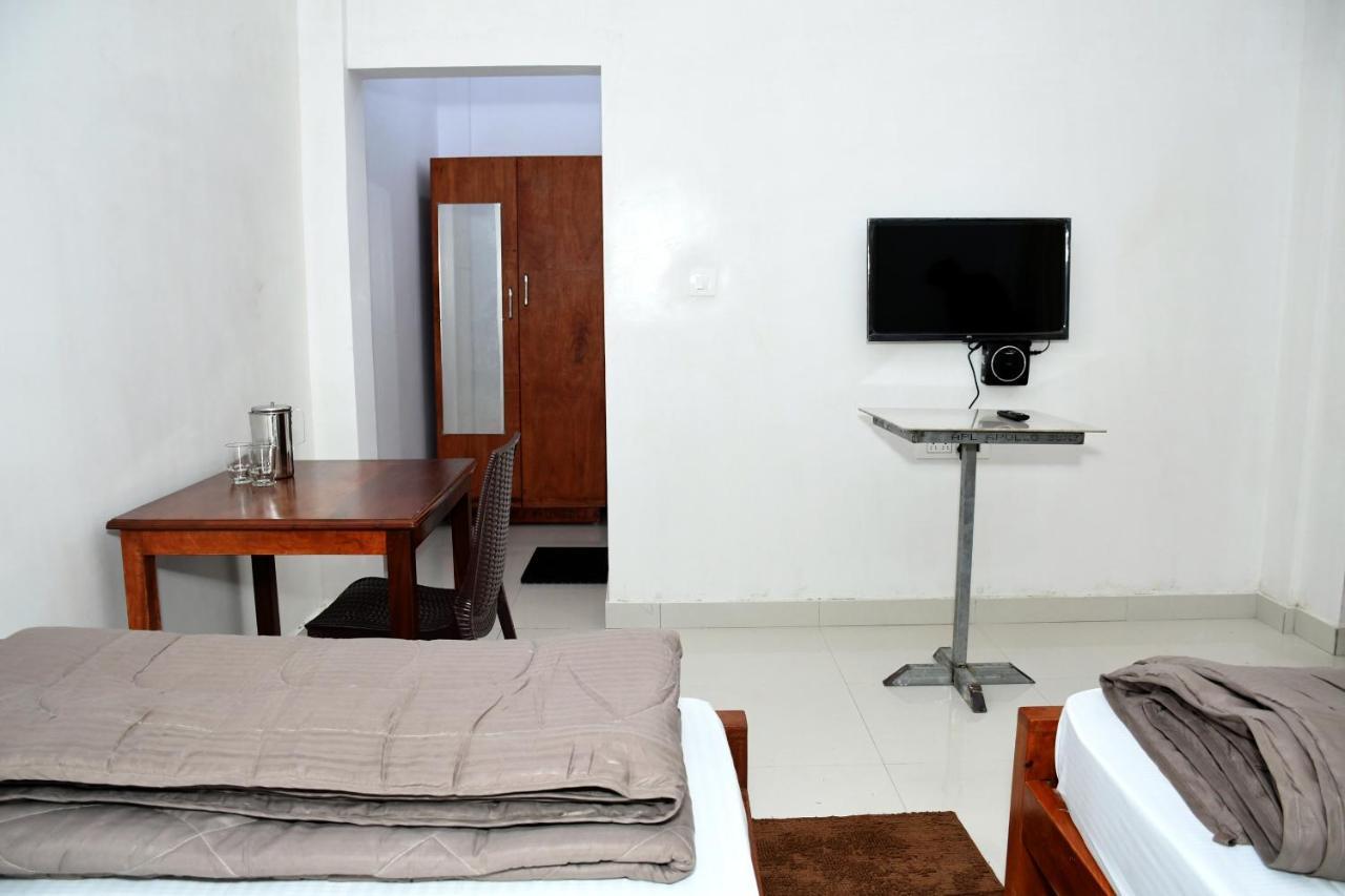 River View Guest House ماديكيري المظهر الخارجي الصورة