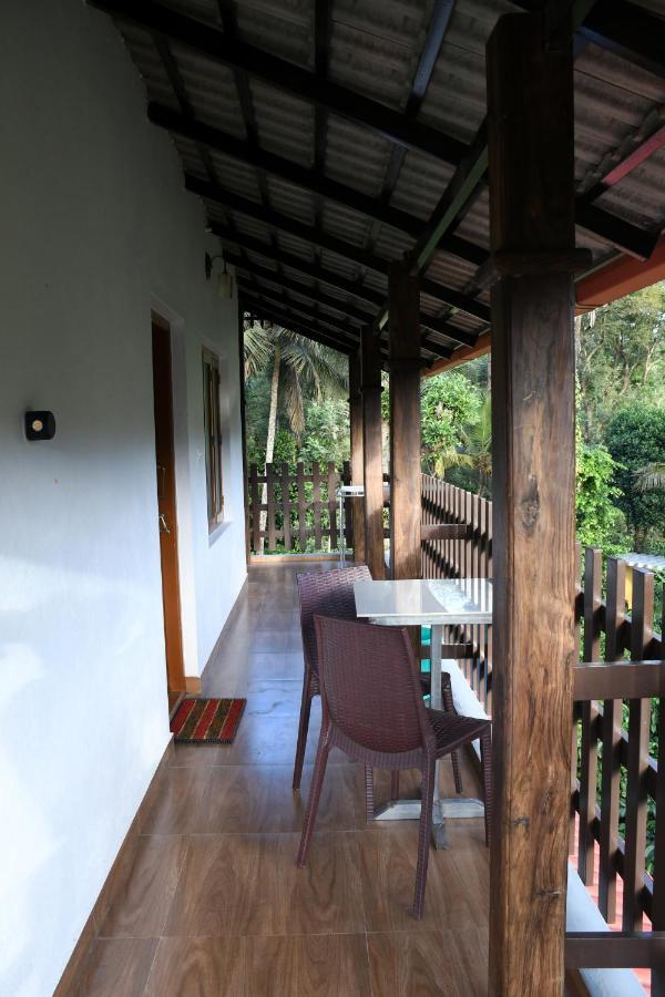 River View Guest House ماديكيري المظهر الخارجي الصورة